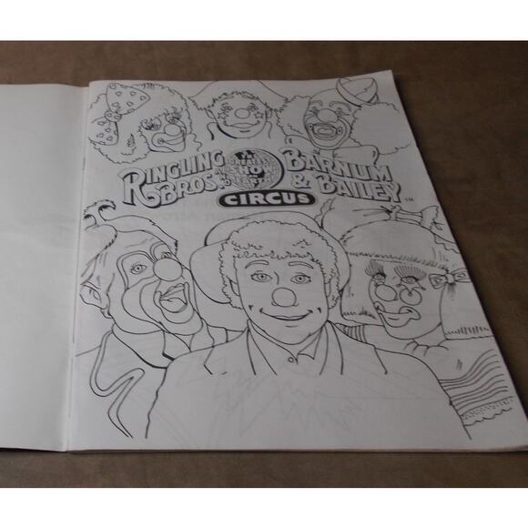 Feld Ent 1997 Ringling Brothers & Barnum & Bailey Circus Jumbo Coloring Book - Picture 4 of 12
